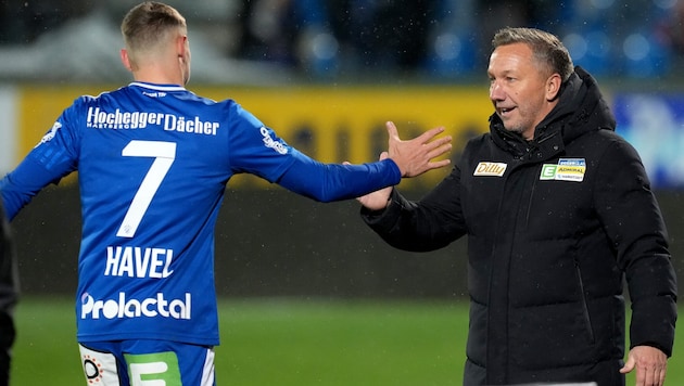 Manfred Schmid (rechts) ist stolz auf seine Mannschaft.