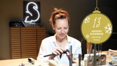 Alexandra Gasteiger bringt alte Münzen wieder zum Funkeln. 