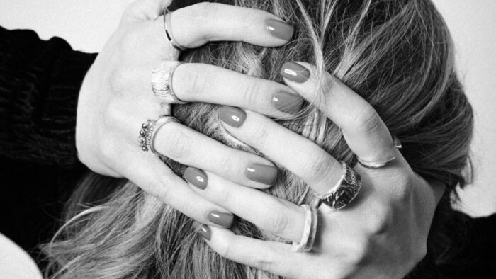 Alte Münzen finden bei Alexandra Gasteiger wieder Gebrauch.