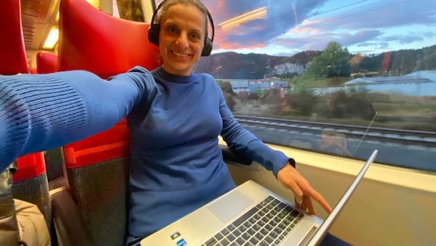 Katrin pendelt mit dem Zug von Villach nach Hermagor.