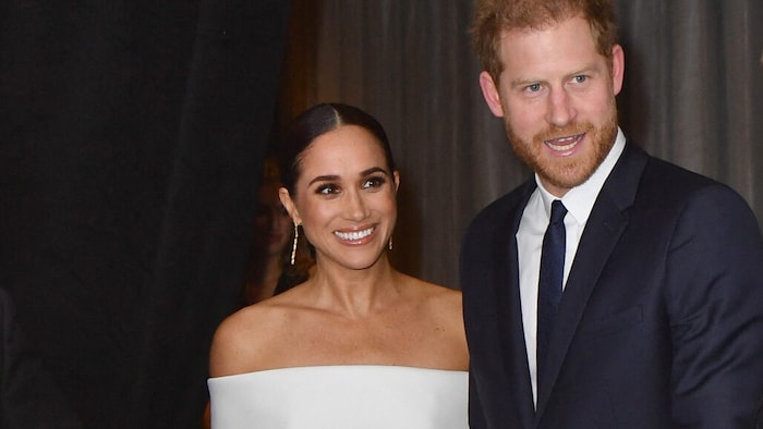 Prinz Harry lebt mit seiner Ehefrau Meghan in den USA. Sein Leben mit der Royal Family sei ...