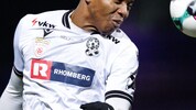 Saidu Bangura (l.) sah gelb-rot wegen wiederholtem Foulspiel