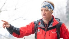 Dr. Thomas Huber gibt die medizinische Richtung der Tiroler Bergrettung vor.