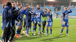 Hartberg jubelt, liegt als Dritter vor Meister Sturm.