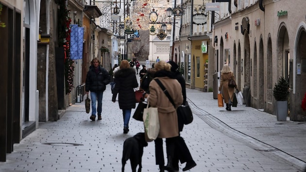Nicht nur online, auch im stationären Handel in der Stadt locken Angebote.