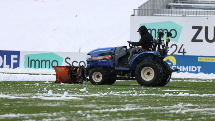 Völlig abgefahren: Die Helfer leisteten beim Schneeräumen Toparbeit.