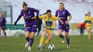Umkämpft: Viennas Ines Sarac gegen Austrias Kathi Schiechtl.