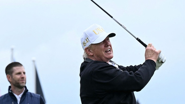 Trump ist ein leidenschaftlicher Golfer – im Hintergrund sein Sohn Eric Trump.