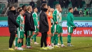 Die Rapidler mussten sich von den Fans einiges anhören.