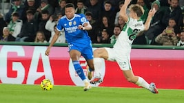 David Affengruber (r.) gegen Kylian Mbappe