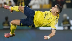 Cristiano Ronaldo setzt zum Fallrückzieher an.