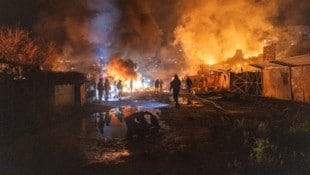 Beim Drohnenangriff auf Charkiw gerieten mehrere Gebäude in Brand.