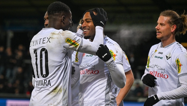 Die Freude bei den Altacher nach dem 3:1-Heimsieg gegen den WAC war groß.