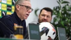 Peter Stöger (li.) und Markus Katzer stehen im Fokus.