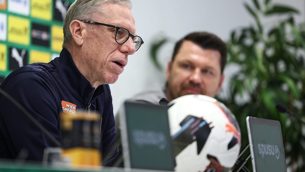 Peter Stöger (li.) und Markus Katzer stehen im Fokus.