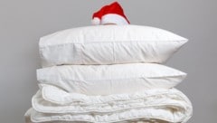 Die Daunendecken und Kuschelkissen für die Feiertage sind schon hergerichtet. 