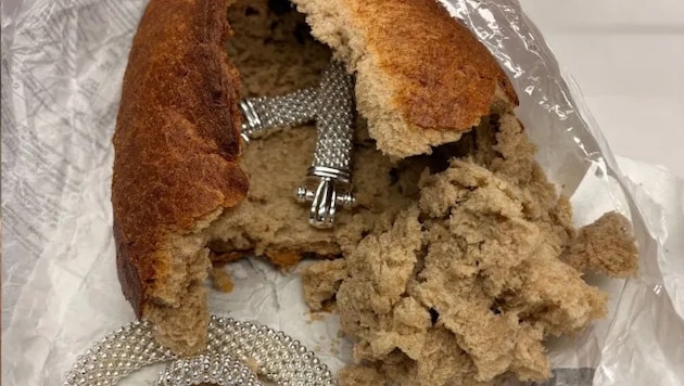 Der Brotlaib war wohl etwas schwerer als gewöhnlich.
