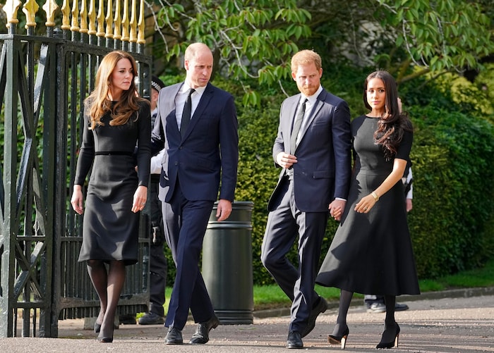 Prinz Harry und Herzogin Meghan stehen in der Rangordnung hinter Prinz William und Prinzessin ...