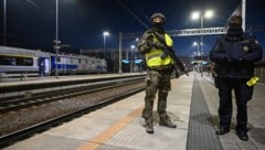 Nach einem Sabotageakt auf die Eisenbahn hat Polen die Terrorwarnstufe erhöht. Hinter dem ...