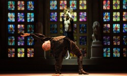 Im Grand Théâtre Genf hat Sidi Labi Cherkaoui sein Johann Strauss-Stück „Bal impérial“ für Wien ...