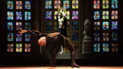 Im Grand Théâtre Genf hat Sidi Labi Cherkaoui sein Johann Strauss-Stück „Bal impérial“ für Wien ...