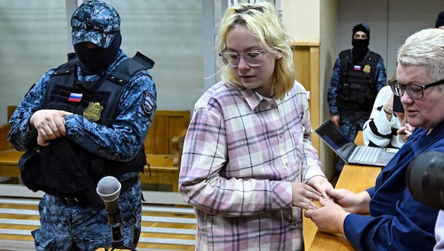 Diana Loginowa musste ins Gefängnis, weil sie Antikriegslieder gesungen hatte.