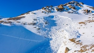 Nicht nur Lawinen, auch aus dem Schnee herausragende oder leicht verdeckte Steine bedeuten ...