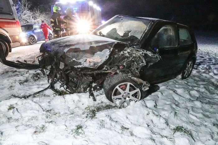 Auf Schneefahrbahn kracht es öfter (Symbolbild)