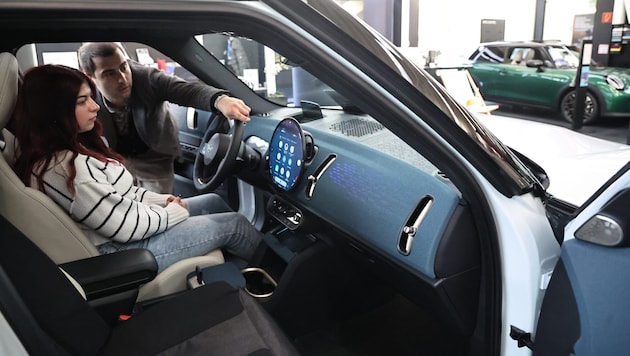 Das Vertriebsmodell Autohaus ist auch in Zeiten des Umbruchs gefragt.