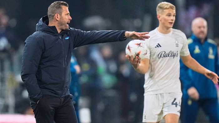 Sturm-Trainer Jürgen Säumel kiefelt an der jüngsten Heimniederlage gegen den LASK.