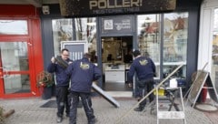 Die Eingangstür zum Geschäft musste nach dem Einbruch rasch erneuert werden.