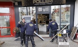 Die Eingangstür zum Geschäft musste nach dem Einbruch rasch erneuert werden.