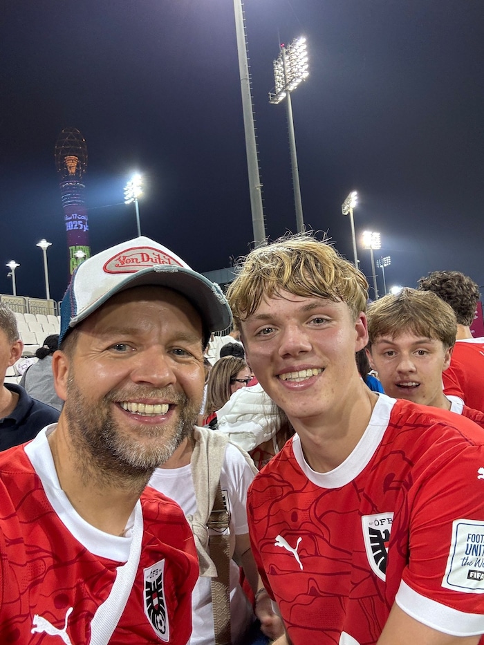 Papa Toni mit Sohn Rafael in Katar.