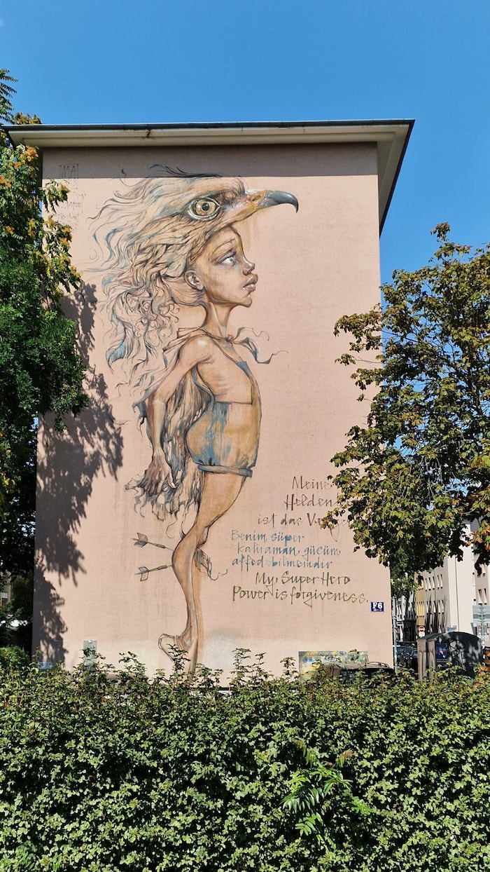 STADT.WAND.KUNST, so heißt die frei zugängliche Galerie auf Gebäuden in den Quadraten.