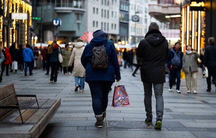 Die Kollektivvertragsgehälter im Handel steigen mit 1. Jänner 2026 um 2,55 Prozent.