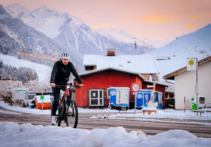 Im bekanntlich schneereichen Pinzgau radelt Martin im Winter nur, um mögliche Fehler bei den ...