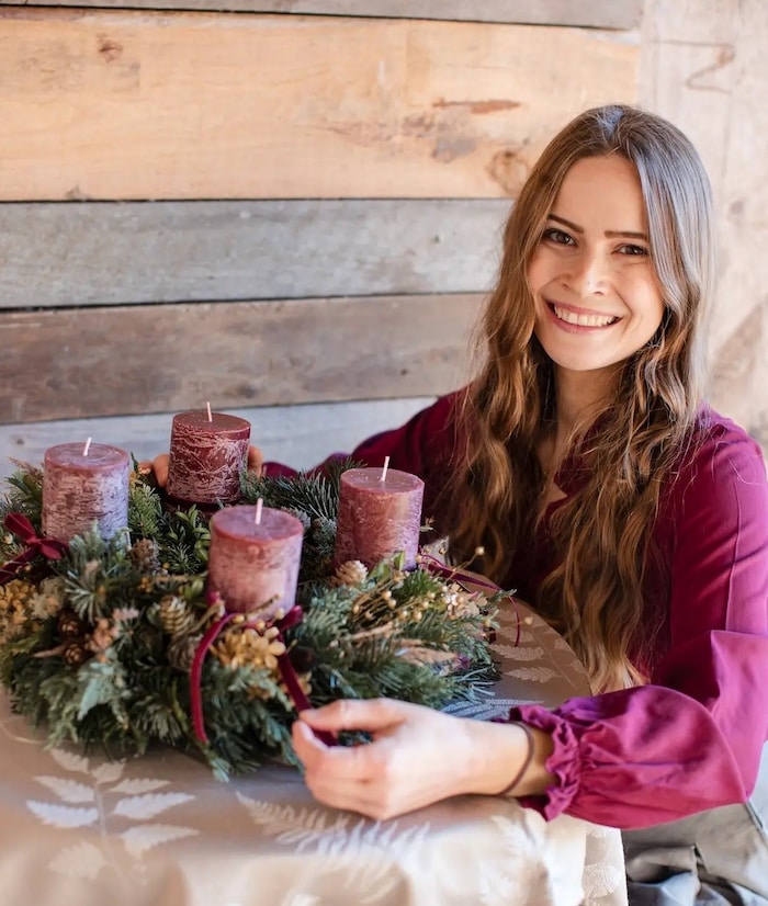 In der Adventzeit fertigt Stefaniee Seebacher zwei- bis drei Adventkränze pro Tag.