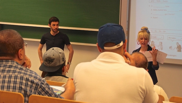 Der Disput um die Verantwortung für die Ausschreibung um Deutschkurse für Flüchtlinge geht ...