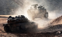 Israelische Panzer auf Patrouille im Grenzgebiet zwischen Israel und dem Libanon 