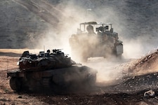 Israelische Panzer auf Patrouille im Grenzgebiet zwischen Israel und dem Libanon 