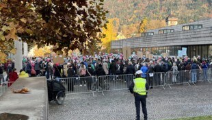 Protest vor dem Landhaus gegen die Spitalsreform. 