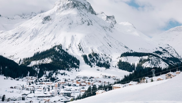 In die noble Ski-Gemeinde Lech kommt man derzeit nur über die L198.