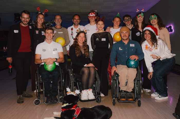 Die Sportlerinnen und Sportler, die beim Charity X-mas-Bowling teilnahmen, auf einen Blick.