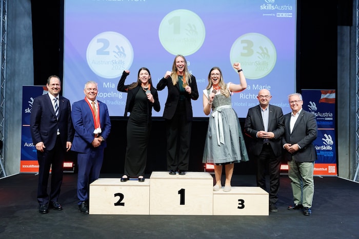 Gold für Elena Mathis (Hotel Gams zu Zweit in Bezau), Kat. Rezeption