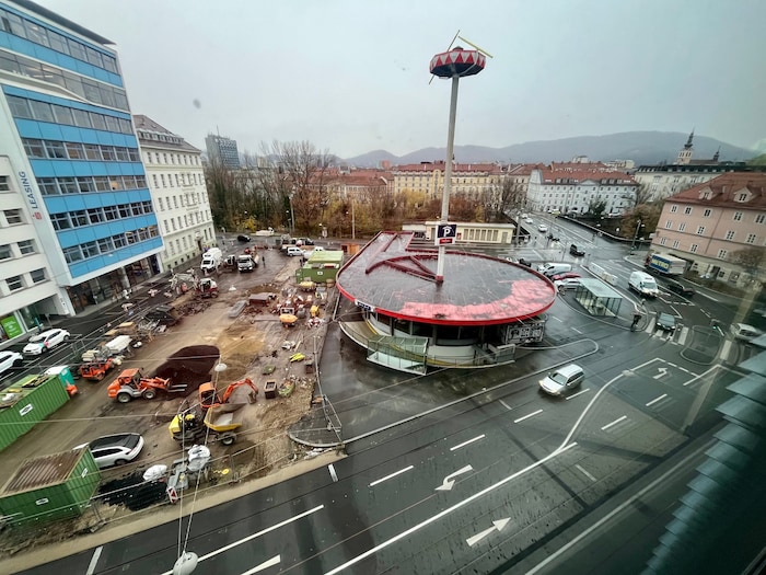 Just zur Eröffnung der neuen Bim-Verbindung rollen am Andreas-Hofer-Platz die Bagger an. Bis ...