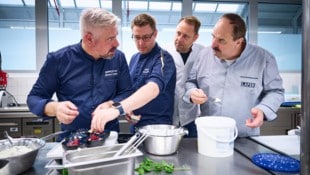 Mit den Granden der Lufthansa wurde über zwei Jahre ein Konzept für kulinarische Höhenfluge an ...