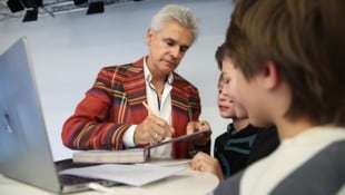 Der Autor durfte neue und alte Werke signieren.