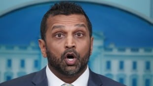 APA-Images / AP / Jacquelyn Martin FBI-Direktor Kash Patel ist nicht unumstritten: Der Trump-Intimus legte schon einige peinliche ...