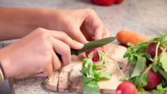 Fachleute wollen wieder mehr Mitbürger in die Küche bringen.