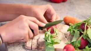 Fachleute wollen wieder mehr Mitbürger in die Küche bringen.